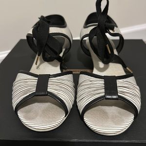 Flat sandals